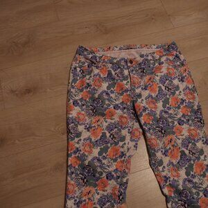 Ladies Floral B y AE Sport Capris Plus Size